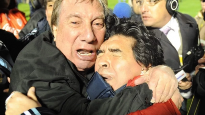 La muerte de Diego: A Carlos Bilardo le dijeron que “se cortó el cable”