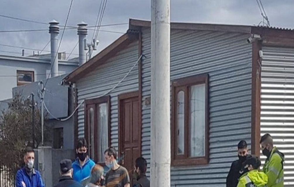 Policia detenido por denuncia de abuso sexual de su pareja