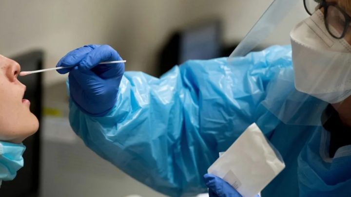 ¿Cómo saber cuándo hay que hisoparse por coronavirus?