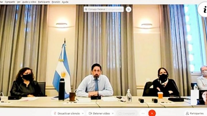 En la provincia se analiza establecer el ciclo lectivo 2021 del 1° de marzo al 17 de diciembre