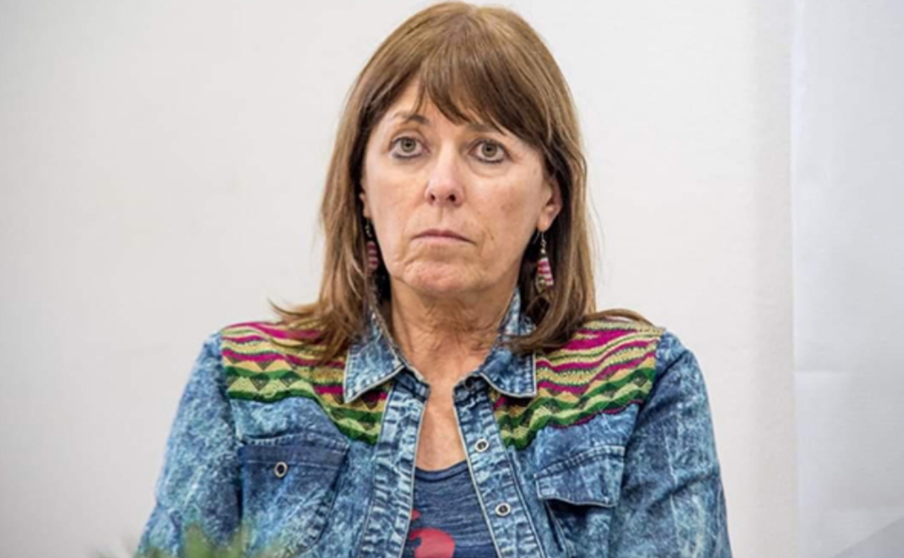 “NO a los encuentros sociales.  Ni siquiera al aire libre”.