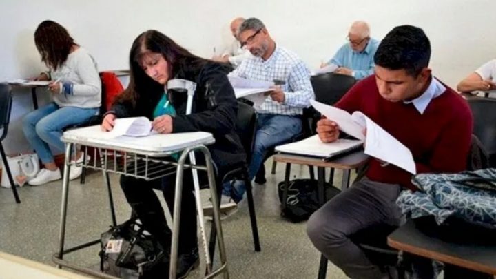 Podrán estudiar en la universidad los mayores de 25 sin secundario completo