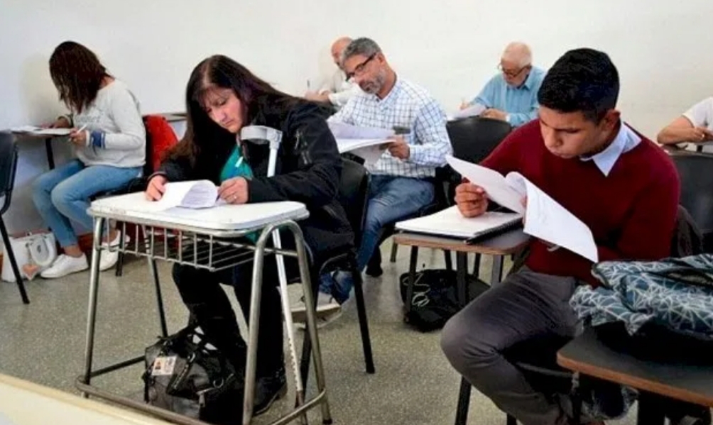Podrán estudiar en la universidad los mayores de 25 sin secundario completo