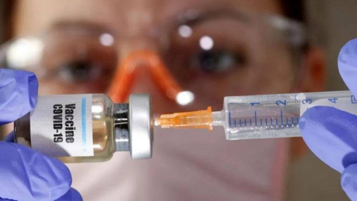 Científicos de Oxford, «emocionados» por la noticia de la efectividad de la vacuna de Pfizer