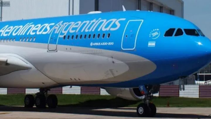 Aseguradora médica brindará cobertura por Covid-19 a todos los usuarios de Aerolíneas Argentinas