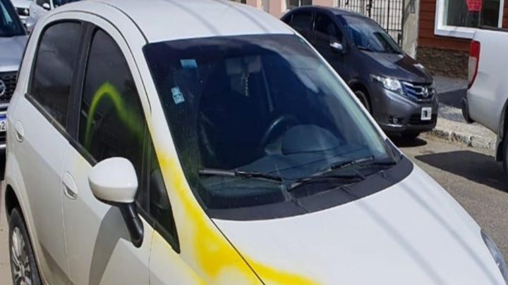 Escrache equivocado al confundir auto con el de un denunciado por abuso sexual