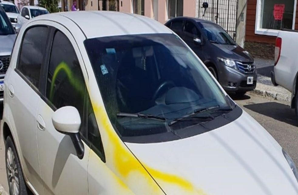 Escrache equivocado al confundir auto con el de un denunciado por abuso sexual Escrache equivocado al confundir auto con el de un denunciado por abuso sexual