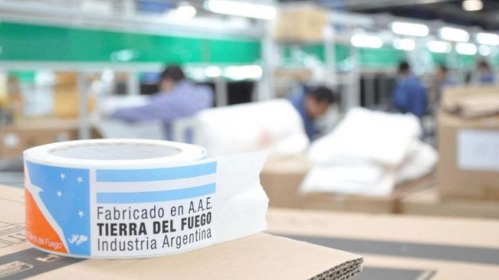 Desde mañana vuelven las jornadas completas a las fábricas y reabren los comedores