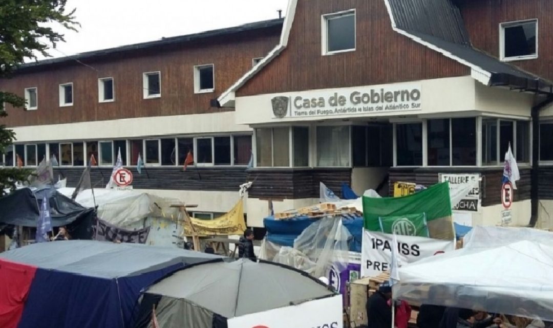 URGENTE: Si para el cinco de diciembre no hay aumento, vuelve la carpa estatal