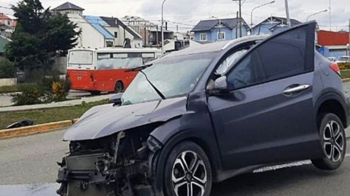 Choque contra columna de alumbrado