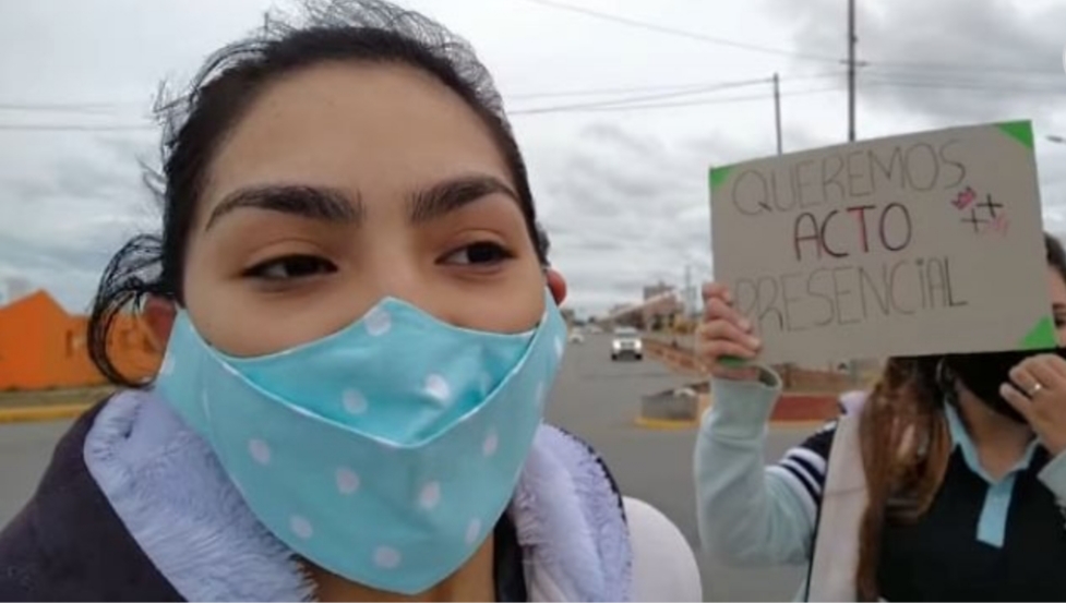 Estudiantes se movilizaron para reclamar actos de egresados presenciales