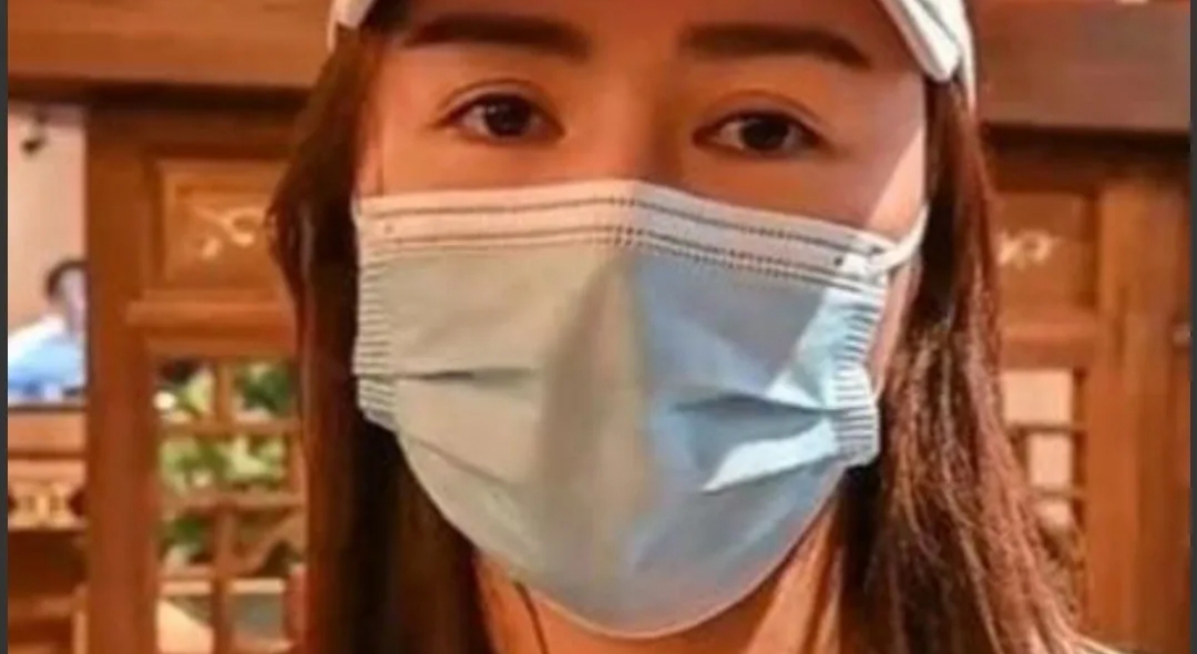 Entró al quirófano para una rinoplastia y salió con un pedazo menos de oreja
