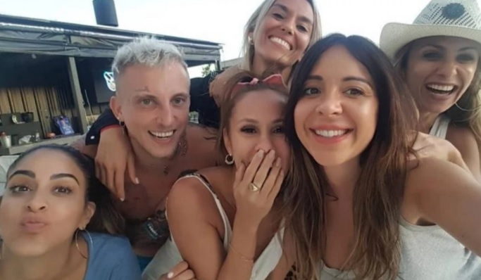 El Polaco superó el coronavirus y armó una fiesta sin distanciamiento para festejarlo El Polaco superó el coronavirus y armó una fiesta sin distanciamiento para festejarlo