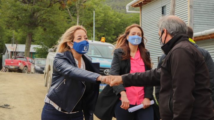 HENRIQUES SANCHES RECORRIÓ JUNTO A LOS VECINOS Y VECINAS LOS SECTORES DE ANDORRA DONDE SE REALIZARÁN LAS OBRAS