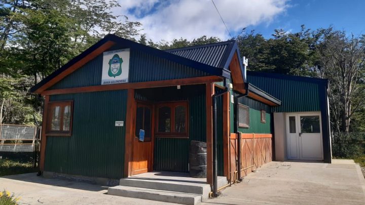 ATENCIÓN AL VECINO DE LA MUNICIPALIDAD DE USHUAIA INSTALÓ SU UNIDAD MÓVIL EN EL BARRIO BAHÍA GOLONDRINA