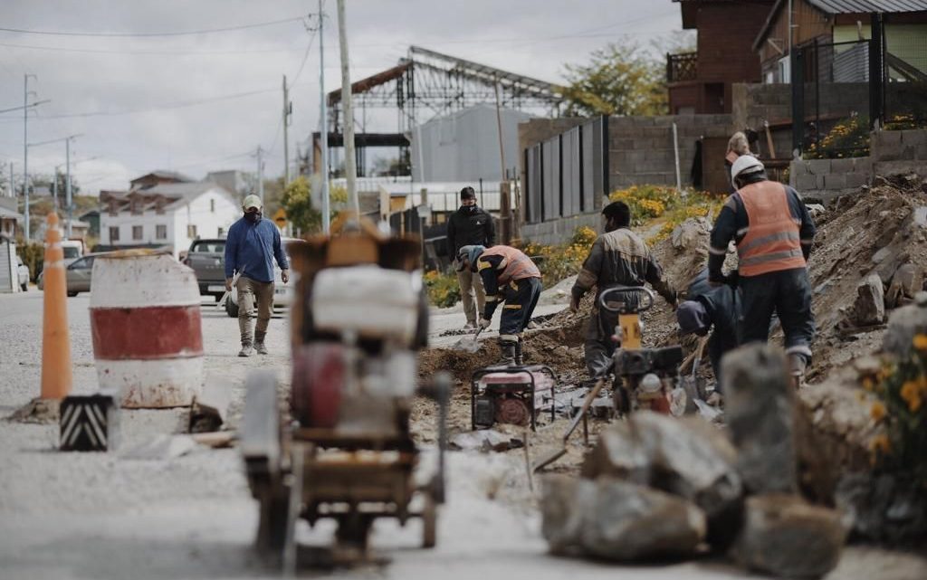 COMENZARON LAS OBRAS EN LA CALLE FACUNDO QUIROGA DE USHUAIA COMENZARON LAS OBRAS EN LA CALLE FACUNDO QUIROGA DE USHUAIA