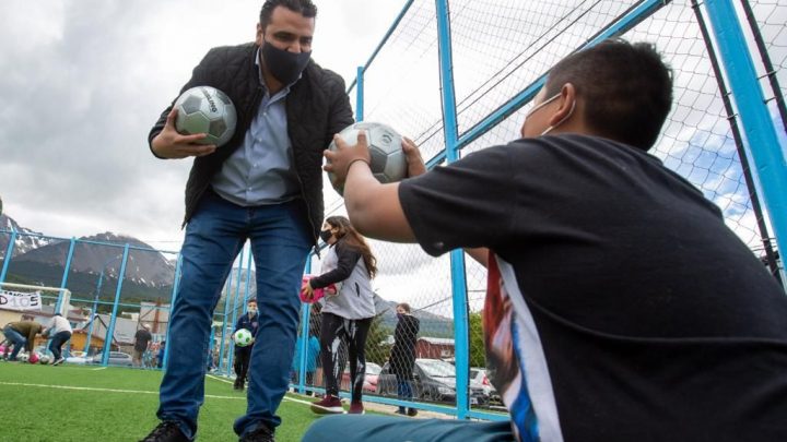 EL INTENDENTE VUOTO INAUGURÓ EL PLAYÓN DEPORTIVO DEL BARRIO EL LIBERTADOR
