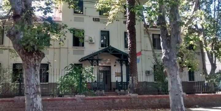 Se hizo el dormido para engañar a un guardia carcelario y se escapó