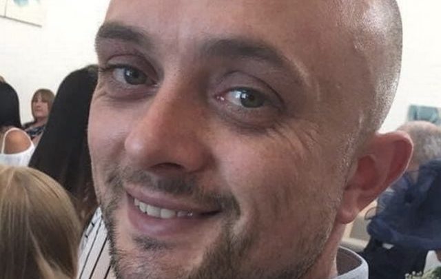 Evitó que sus hijos se ahogaran, pero no pudo seguir nadando y murió como un héroe