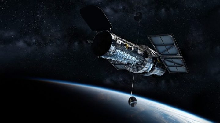 NASA: el telescopio Hubble detectó “extraños rayos de luz” de un agujero negro supermasivo