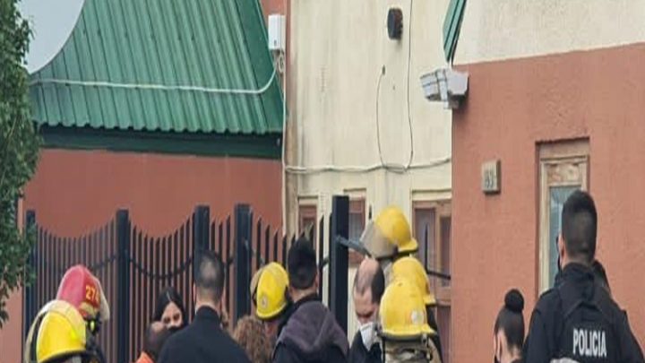 Rescatan a una anciana de un principio de incendio en su vivienda