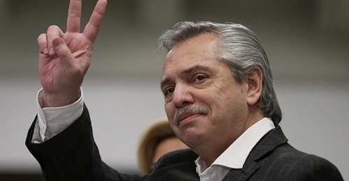 El Presidente encabeza hoy el acto por el bicentenario del primer izamiento de la bandera argentina en las Islas Malvinas El Presidente encabeza hoy el acto por el bicentenario del primer izamiento de la bandera argentina en las Islas Malvinas