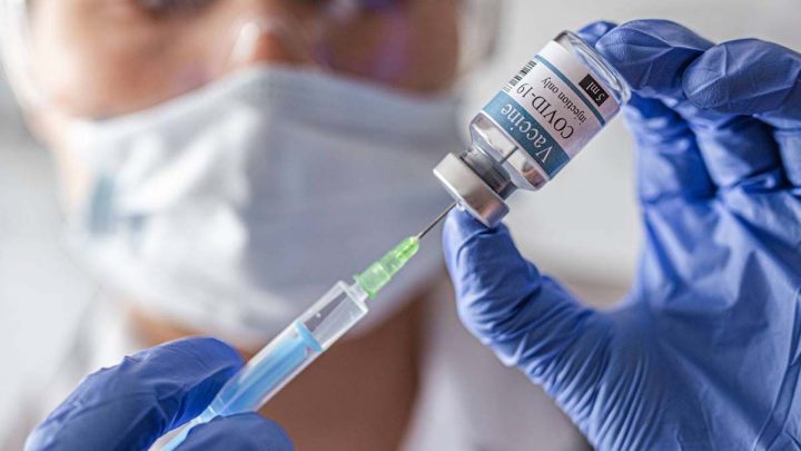 Coronavirus: prevén que la vacuna de Oxford tenga una “distribución masiva en marzo”