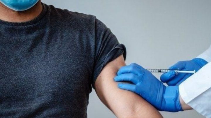 Pfizer pidió la autorización a Anmat para empezar a vacunar en la Argentina