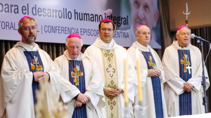 La Iglesia llama a una jornada de oración el 8 de diciembre antes del debate de la ley del aborto