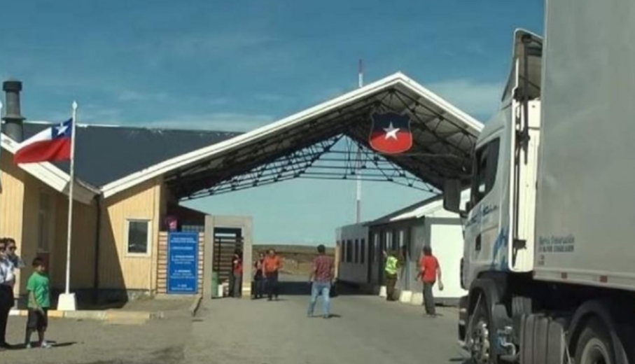 Tránsito de fueguinos afectado por toque de queda en Chile