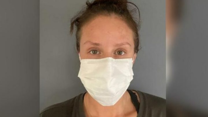 Una mujer con covid-19 recibió 3 pruebas negativas falsas antes de ser diagnosticada. Ahora está advirtiendo a la gente que permanezca alerta