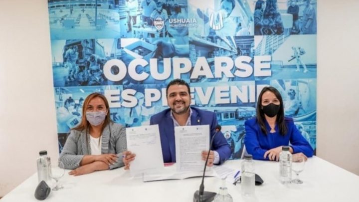 Vuoto firmó un convenio para luchar contra el grooming en Ushuaia