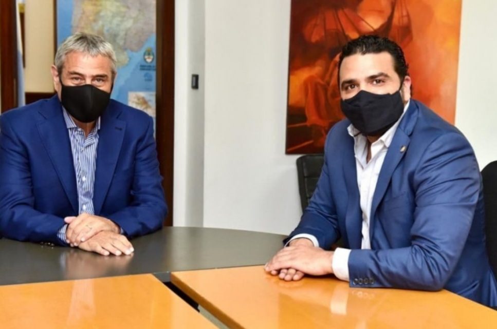Vuoto anunció la aprobación para la obra de tendido de gas y luz en la urbanización San Martín Vuoto anunció la aprobación para la obra de tendido de gas y luz en la urbanización San Martín