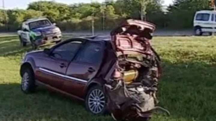 Murió atropellado por un camión cuando cambiaba la rueda de su auto