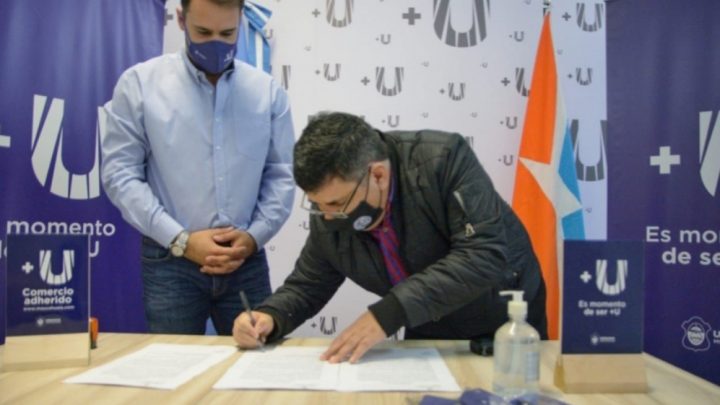 La Municipalidad de Ushuaia entregó más de 500 tarjetas +U a afiliados del SOEM