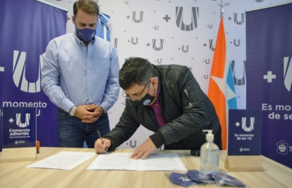 La Municipalidad de Ushuaia entregó más de 500 tarjetas +U a afiliados del SOEM
