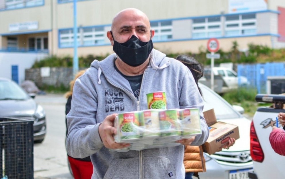 USHUAIA: distribuyen a 2200 hogares los insumos para las cenas navideñas