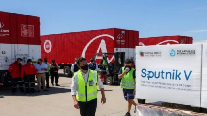 Vacunas: Andreani quedó a cargo de la distribución y lo hará gratis