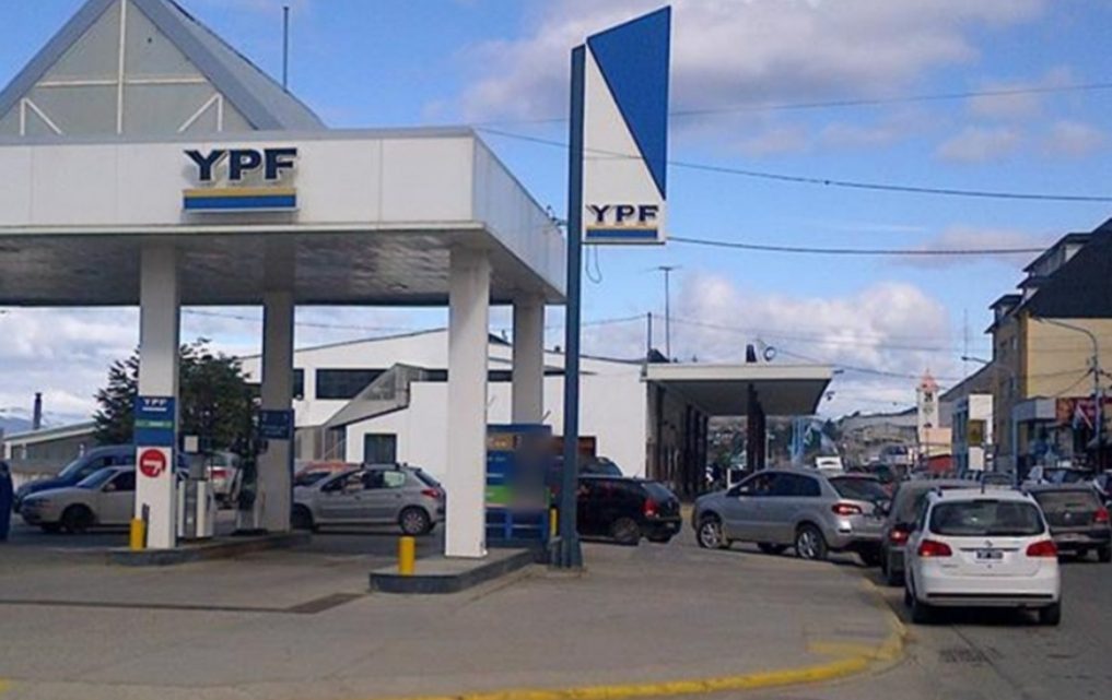 SIN AVISO: YPF aumentó de nuevo las naftas en todo el país