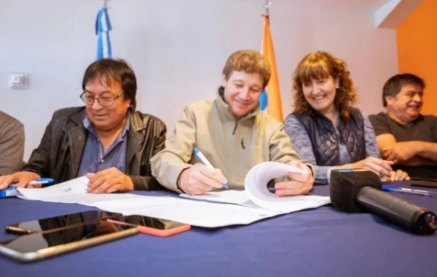 80% de aumento a legisladores y al gobernador