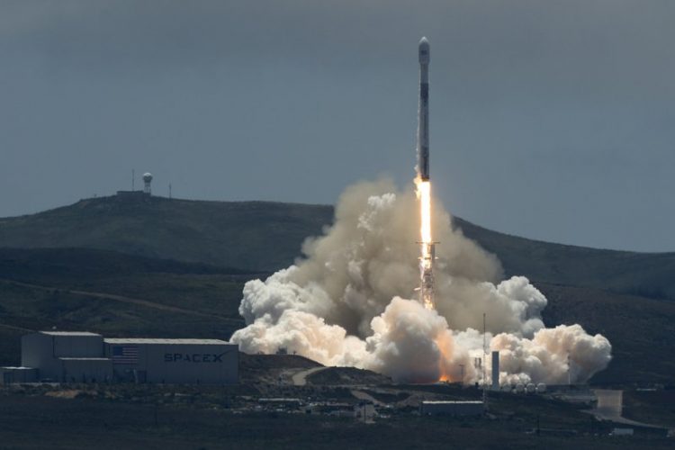 Aseguran que la explosión del cohete SpaceX fue provocada por un OVNI