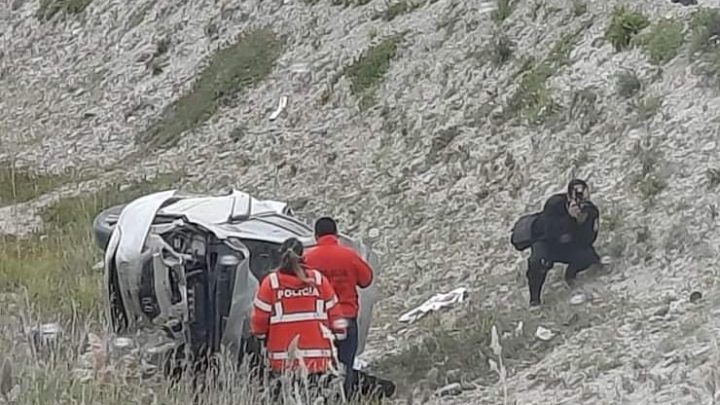 Vuelco en la ciudad de Ushuaia con un hombre lesionado