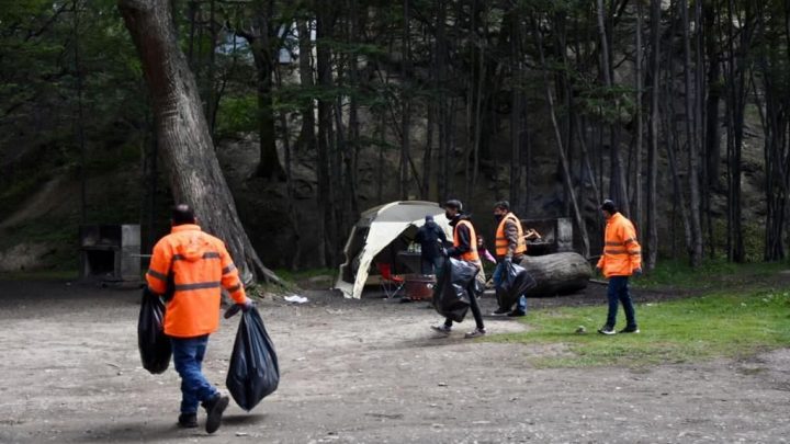 LA SECRETARÍA DE MEDIO AMBIENTE DE USHUAIA TRABAJA EN LOS CAMPING MUNICIPALES