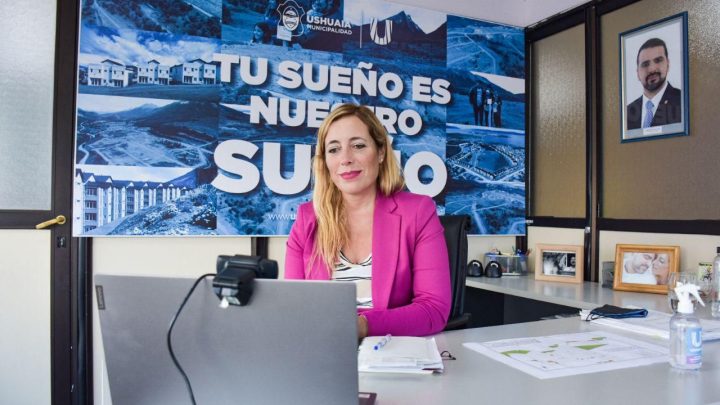 LA SECRETARIA DE HÁBITAT DE USHUAIA PARTICIPÓ DEL ACTO DE APERTURA DE OFERTAS PARA LA CONSTRUCCIÓN DE 70 SOLUCIONES HABITACIONALES DEL PROCREAR EN LA URBANIZACION SAN MARTÍN
