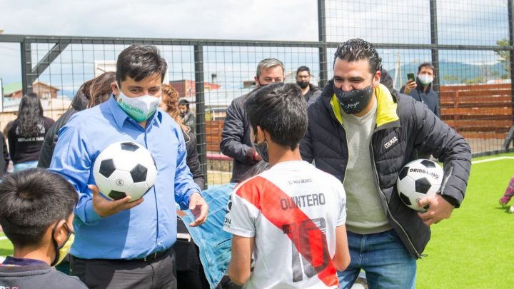 VUOTO FELICITÓ AL INTENDENTE DE TOLHUIN EN LA INAUGURACIÓN DE LA PLAZA INTEGRADORA Y DE LA PLAZOLETA DE HOMENAJE A LOS VETERANOS DE MALVINAS