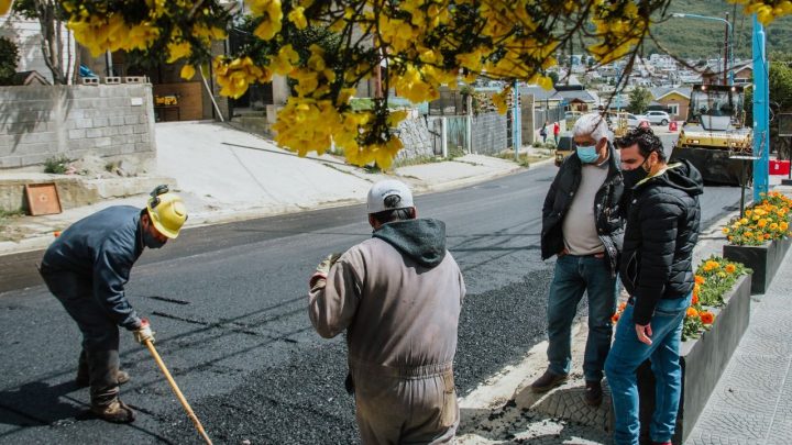 EL INTENDENTE VUOTO RECORRIÓ LA OBRA DE REPAVIMENTACIÓN DE LA CALLE SALOMÓN