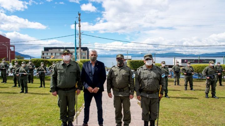LA MUNICIPALIDAD DE USHUAIA PARTICIPÓ DEL ACTO DE ENTREGA Y RECEPCIÓN DEL CARGO DE JEFE DEL ESCUADRÓN 44 DE GENDARMERÍA EN LA CIUDAD