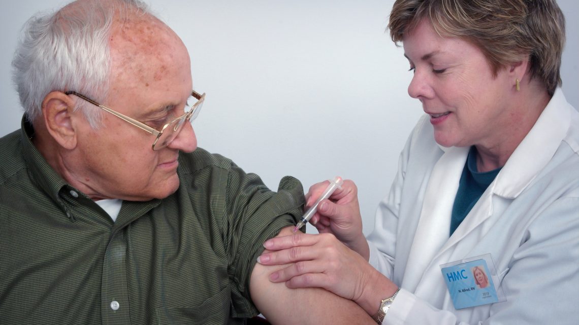 Recibió la vacuna contra el coronavirus y un mes después lo mató un rayo