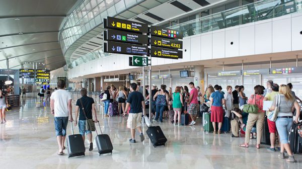 El Gobierno no autorizará el ingreso de turistas de países limítrofes hasta el 8 de enero y de otros destinos