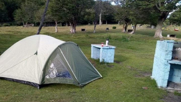 Habilitan acampes, piletas y amplian horarios a gastronomicos y comercios